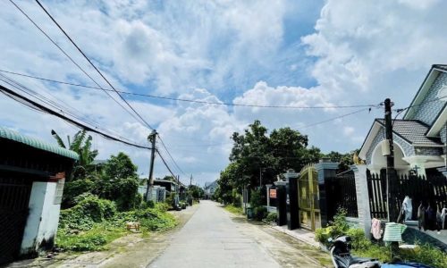 490TR cho 1 LÔ ĐẤT ĐẸP mặt tiền KINH DOANH NGAY THỊ TRẤN CỦ CHI, 180m2 CÓ THỔ