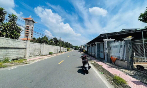 Bán ngộp lô đất mặt tiền đường 10m đối diện nhà thờ BẮC HÀ, Thị trấn Củ Chi DT 5×27 Giá 500Tr
