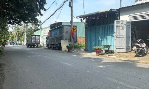 Cần bán lô đất thổ cư giá 450 triệu ngay chợ Phú Hoà Đông, cách Hóc Môn 12km, SHR, xây dựng tự do