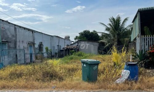 Bán lô đất 140m2 mặt tiền Suối Lội, Tân Thông Hội Củ Chi giá 930 triệu