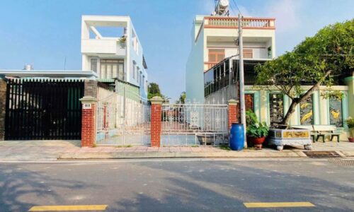Hạ giá bán gấp 330 Triệu. Lô đất ngay trung tâm Thị trấn Củ Chi. SHR